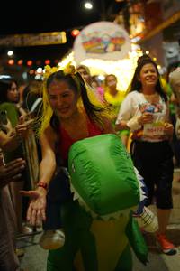 BIB: 2004, 30473
                            <button type="button" onclick="openModal(21831167)" class="btn btn-primary btn-sm float-right btn-popup" data-toggle="modal" data-target=".modal-high-quality">
                        <i class="fas fa-shopping-cart"></i> Add to Cart
                    </button>
                                            <button type="button" onclick="isThisMe(21831167, true)" class="btn btn-success btn-sm float-right btn-popup btn-isme hidden" data-toggle="tooltip" data-placement="bottom" title="นี่คือรูปของคุณใช่ไหม คลิกที่นี่เพื่อเอาเข้าอัลบั้ม">
                        <i class="fas fa-plus"></i> Add to album
                    </button>
                    <button type="button" onclick="isThisMe(21831167, false)" class="btn btn-warning btn-sm float-right btn-popup btn-isnotme hidden">
                        <i class="fas fa-ban"></i> Remove from album
                    </button>